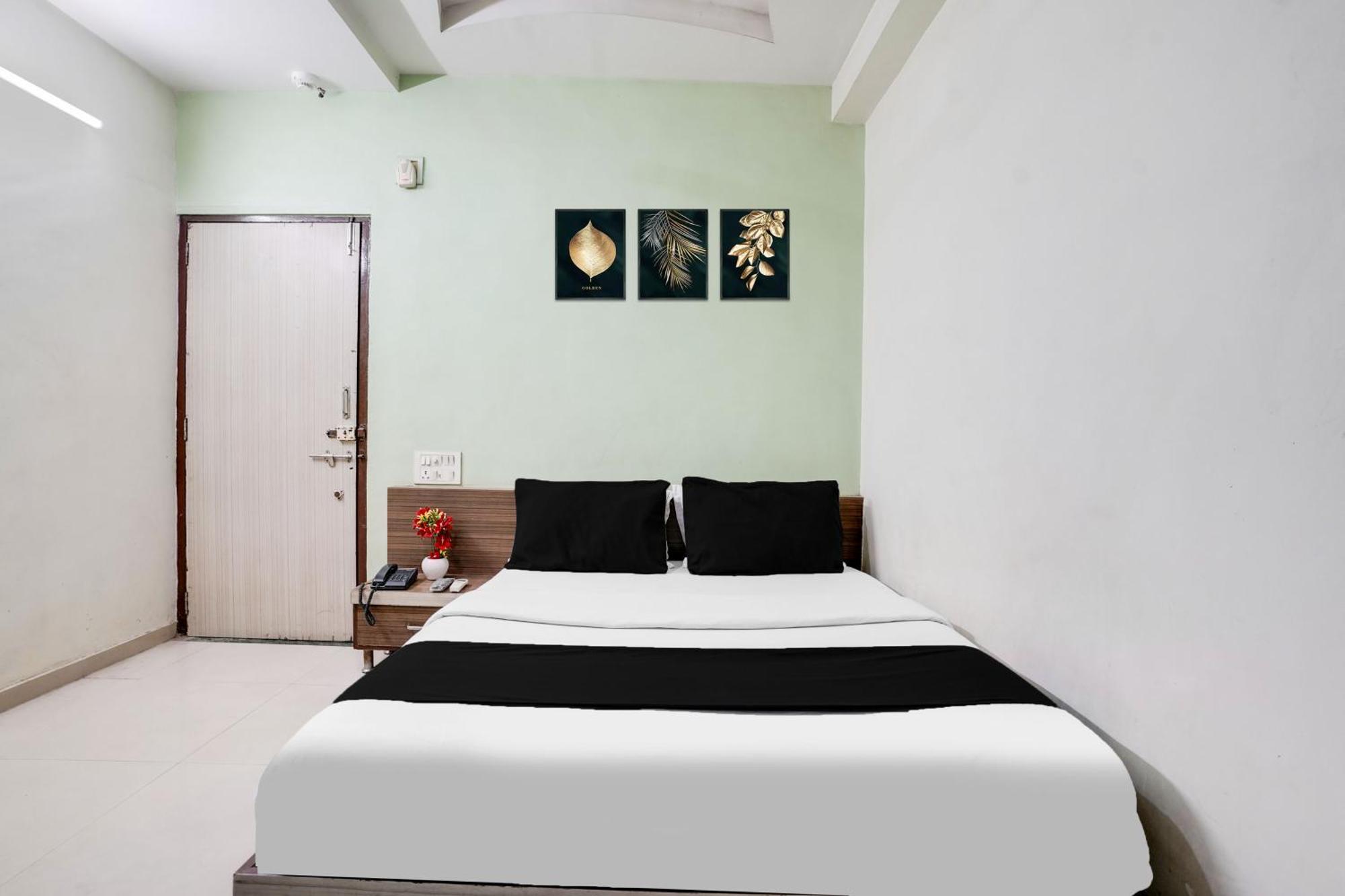 Hotel O Vanya Palace Ahmedabad Luaran gambar