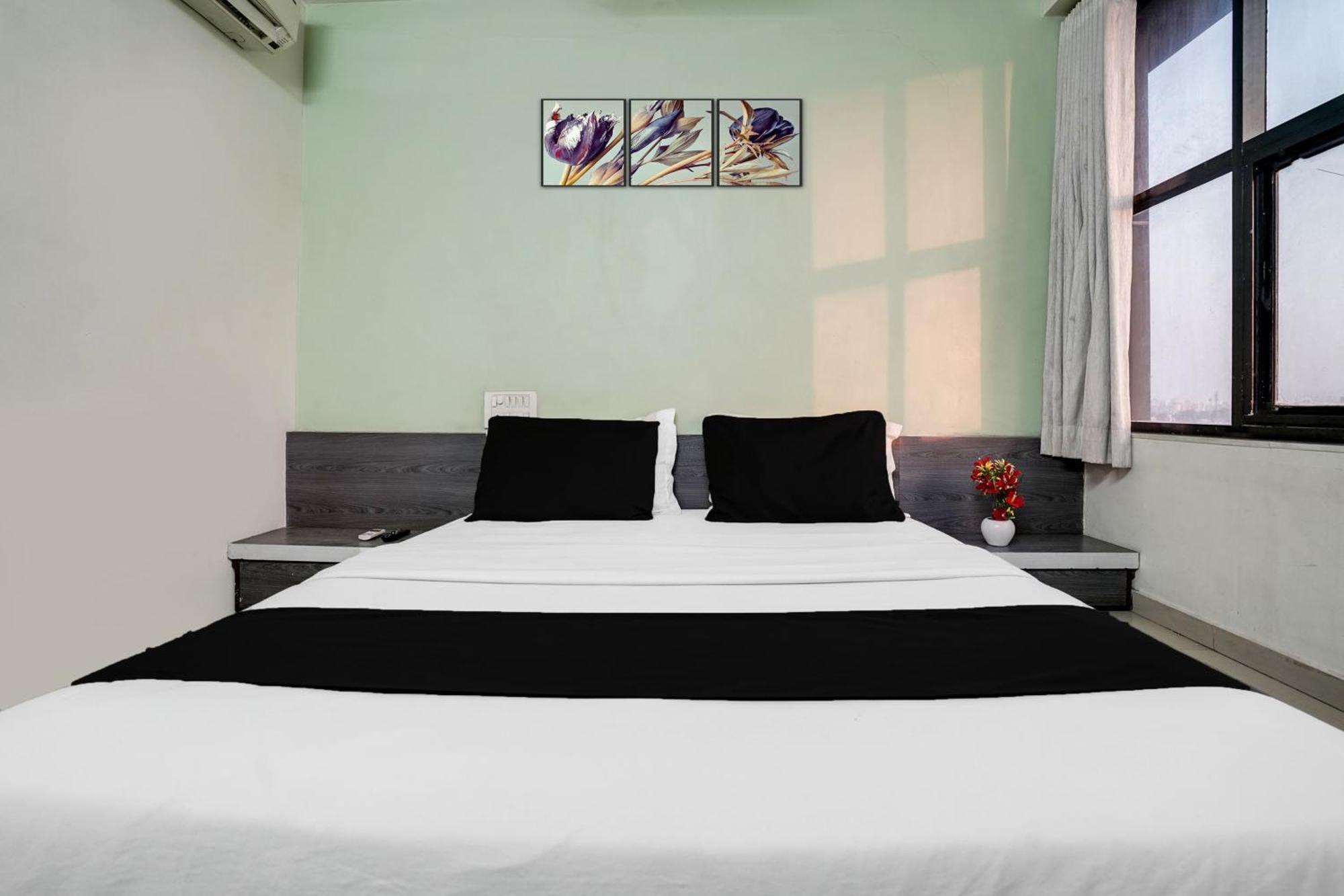 Hotel O Vanya Palace Ahmedabad Luaran gambar