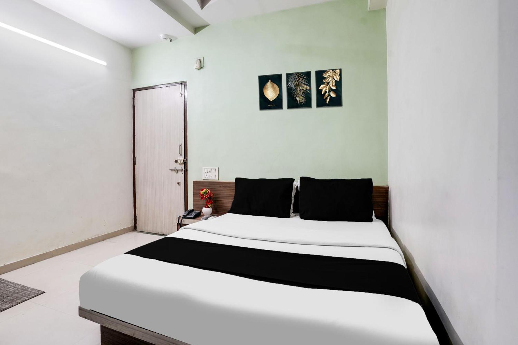 Hotel O Vanya Palace Ahmedabad Luaran gambar