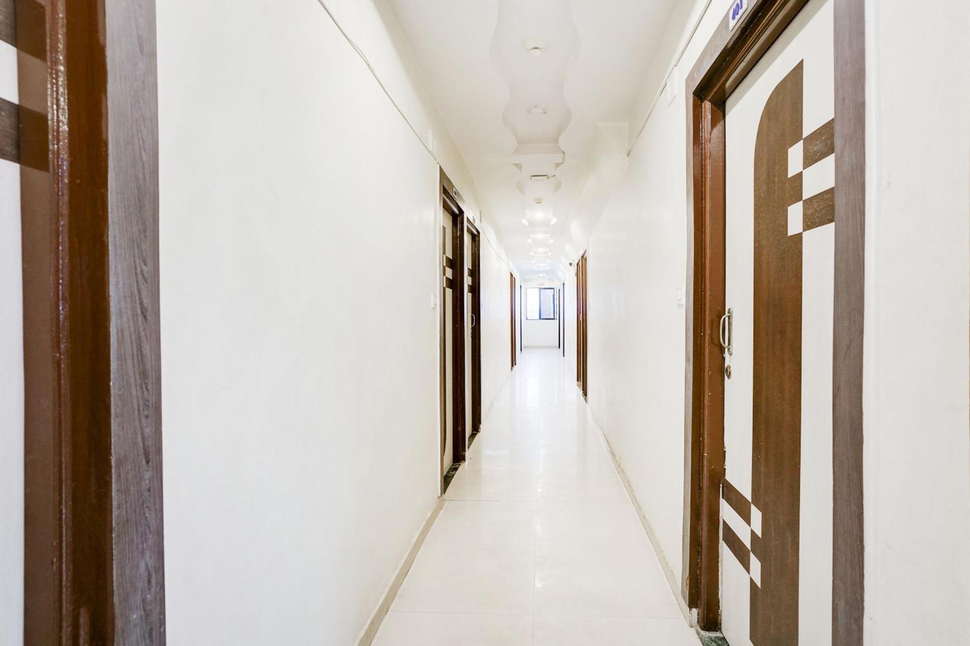 Hotel O Vanya Palace Ahmedabad Luaran gambar