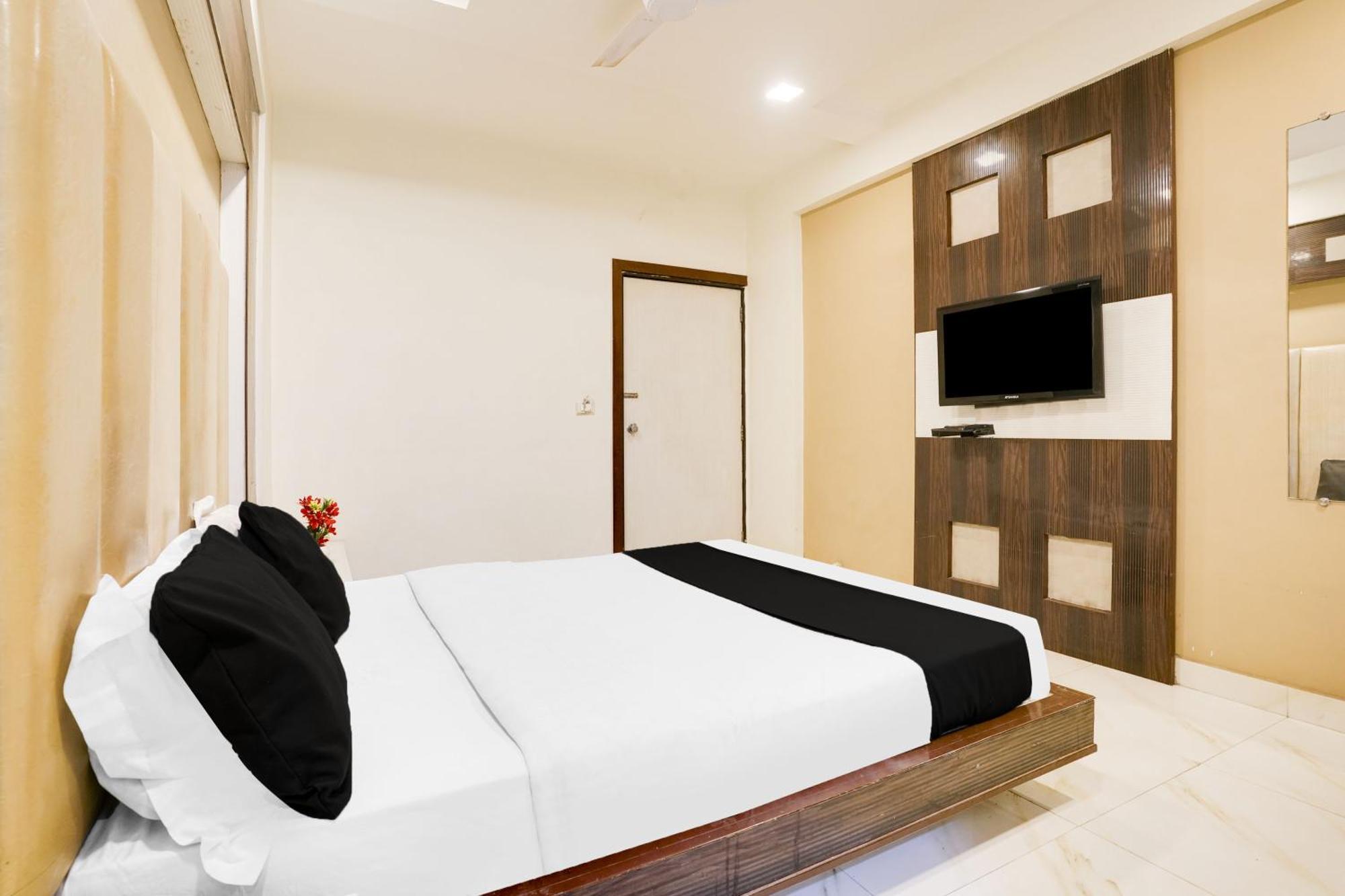 Hotel O Vanya Palace Ahmedabad Luaran gambar