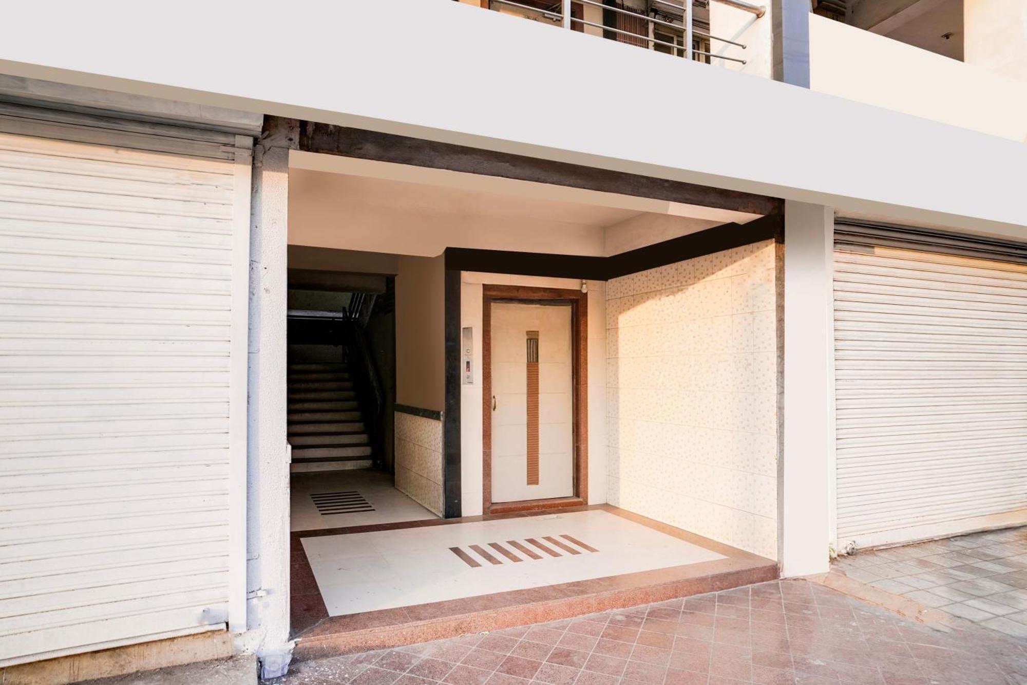 Hotel O Vanya Palace Ahmedabad Luaran gambar